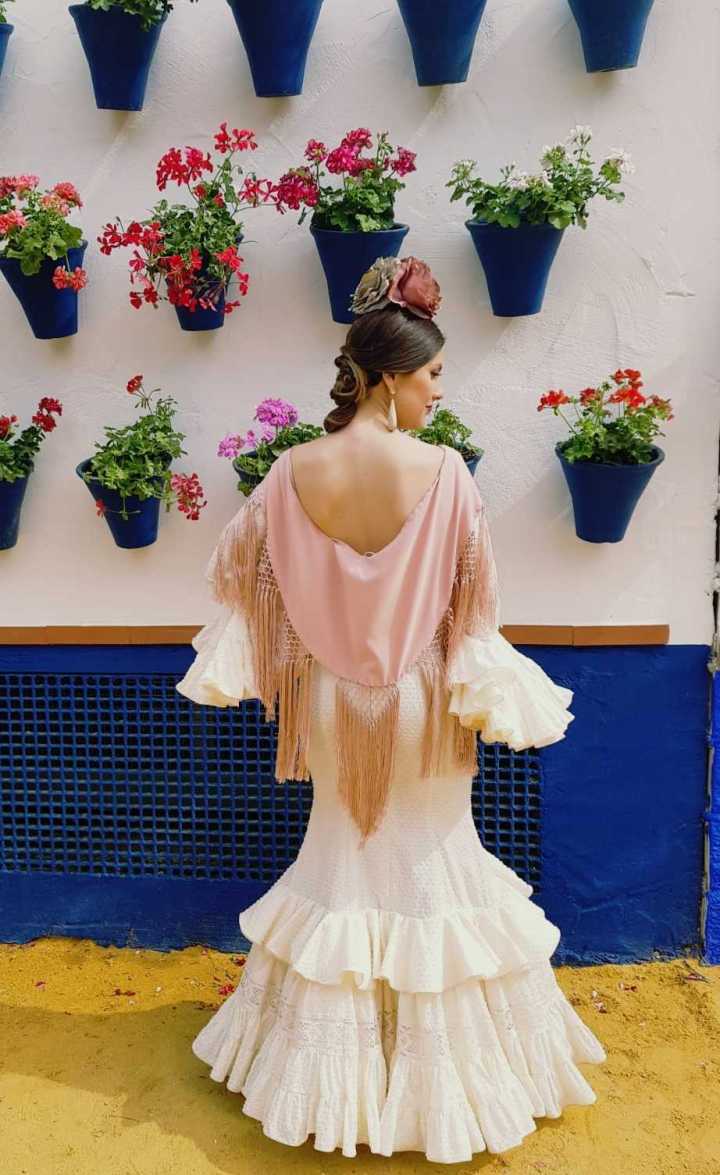 Ideas Trajes de Flamenca y Recogidos Moda mujer traje flamenca en Cordoba –  Mil Anuncios – Ideas de Peluqueria Manuela Jurado Salón
